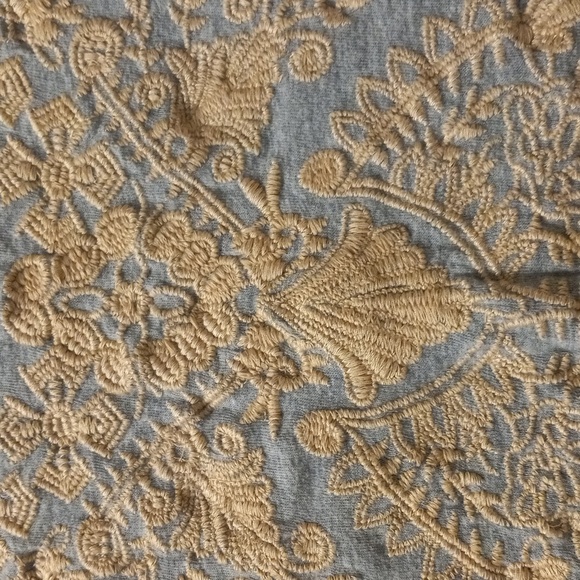 Lucky & Coco Gray Cotton Shirt with Cream Embroidery Size Medium - Picture 4 of 8